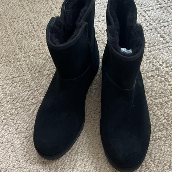 Black Uggs - Picture 7 of 7